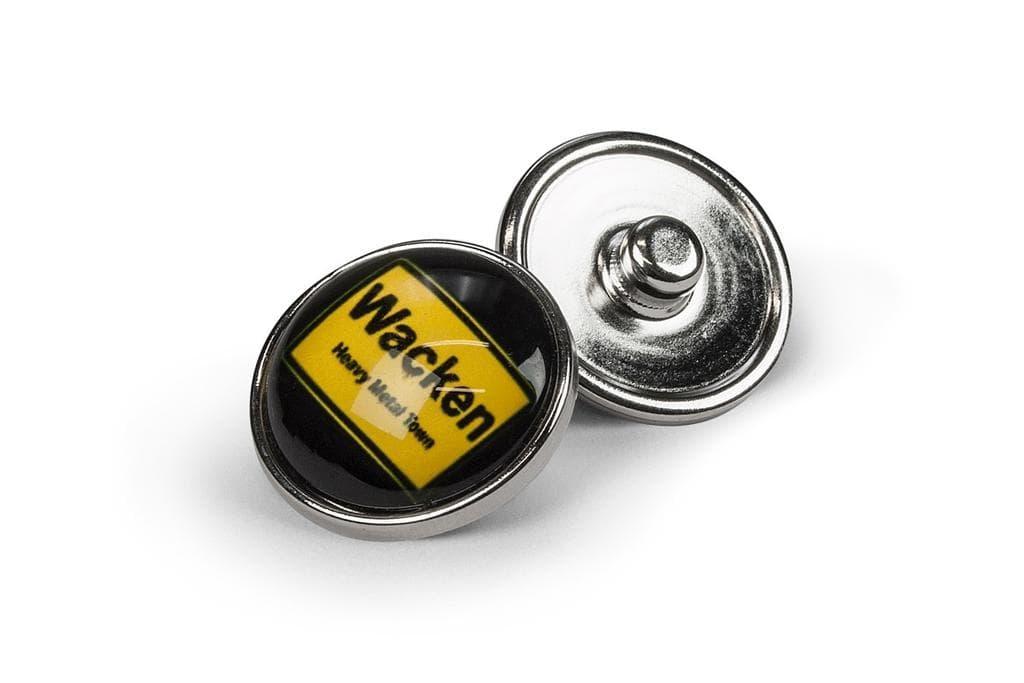 W:O:A - Druckknopf Doming - Motiv: Wacken Ortsschild