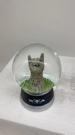 W:O:A - Schneekugel - Totempfahl – Bild 5